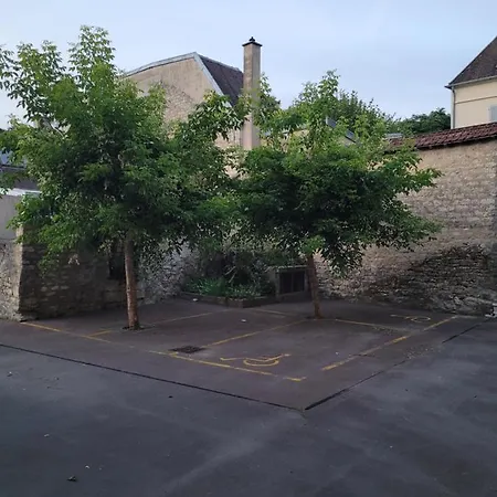 Nid Douillet Plein De Charme Avec Parking Gratuit Apartment Chantilly